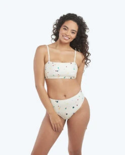 The Oasis Bikini Top - Small Scatter Stars In White Sand -Summersalt Shop 1 ModelFront 6b9f5f5f 083f 4e2a 9e07 96eca541f780
