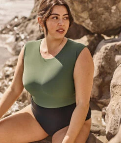 The Surf - Olive & Sea Urchin -Summersalt Shop 1 ModelFront b54c867f fb62 48e8 8afd 97e9c798ea0d