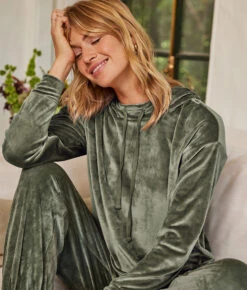 The Plush Velour Hoodie - Olive 5 The Plush Velour Hoodie - Olive -Summersalt Shop 1 ProductImage a8bd800c 6897 4b5d ab16 946a3c2fcebc