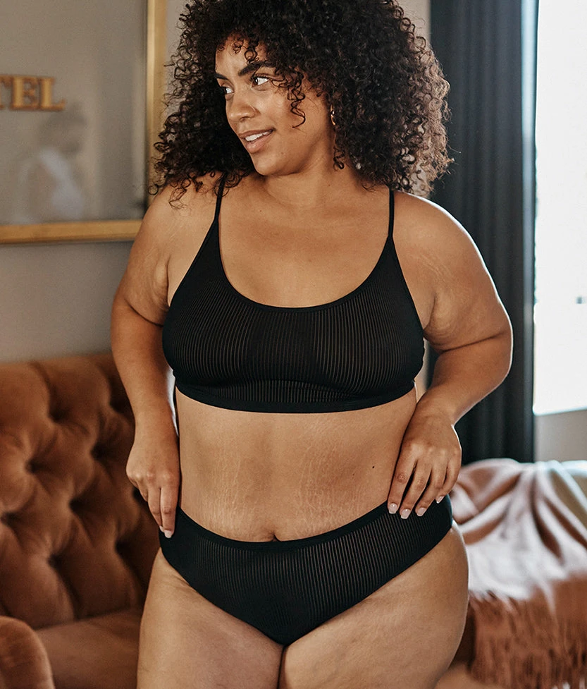 The Feel Free Adjustable Bralette - Sea Urchin The Feel Free Adjustable Bralette - Sea Urchin -Summersalt Shop 2 ModelBack 0e77945f f2ab 4050 ad77 6babac0a1ba8