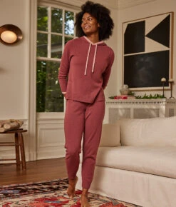 The Coziest Cashmere Blend Jogger - Rosewood & Shell 6 The Coziest Cashmere Blend Jogger - Rosewood & Shell -Summersalt Shop 2 ModelBack cdb6ccd1 384d 42f3 846c 5e9170f4f9e4
