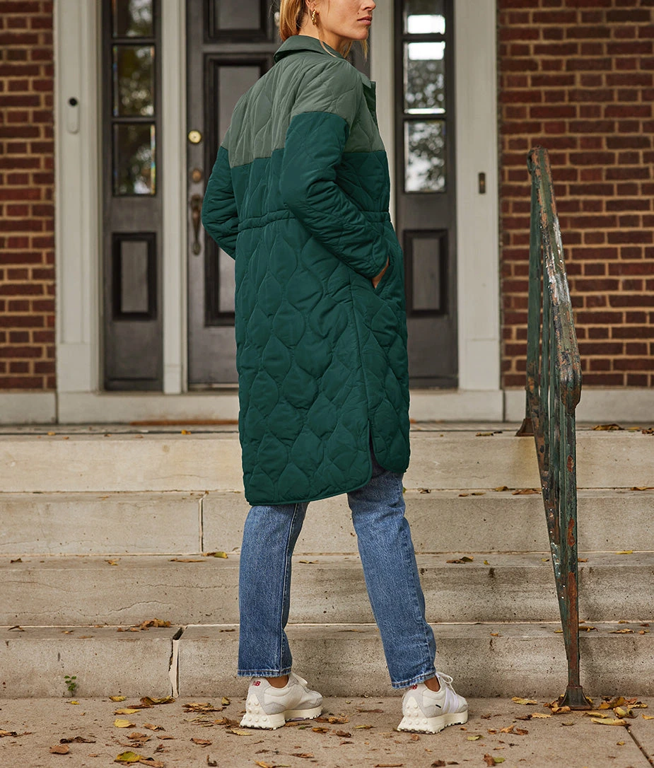 The Long Colorblock Eco Quilted Coat - Olive & Eden The Long Colorblock Eco Quilted Coat - Olive & Eden -Summersalt Shop 3 ModelFullBody 1e85806a 7158 4f34 b752 5935905c9567