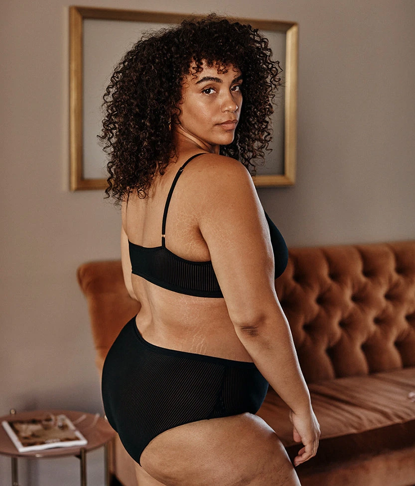 The Feel Free Adjustable Bralette - Sea Urchin The Feel Free Adjustable Bralette - Sea Urchin -Summersalt Shop 3 ModelFullBody a002ab0e c23d 4823 b317 24cefc928e99