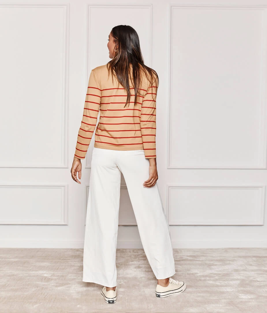 The Luxe Pima Long Sleeve Tee - Toffee & Lava Stripe The Luxe Pima Long Sleeve Tee - Toffee & Lava Stripe -Summersalt Shop 4 ModelDetail 3c84721c fa02 4635 9029 abd967ec6070