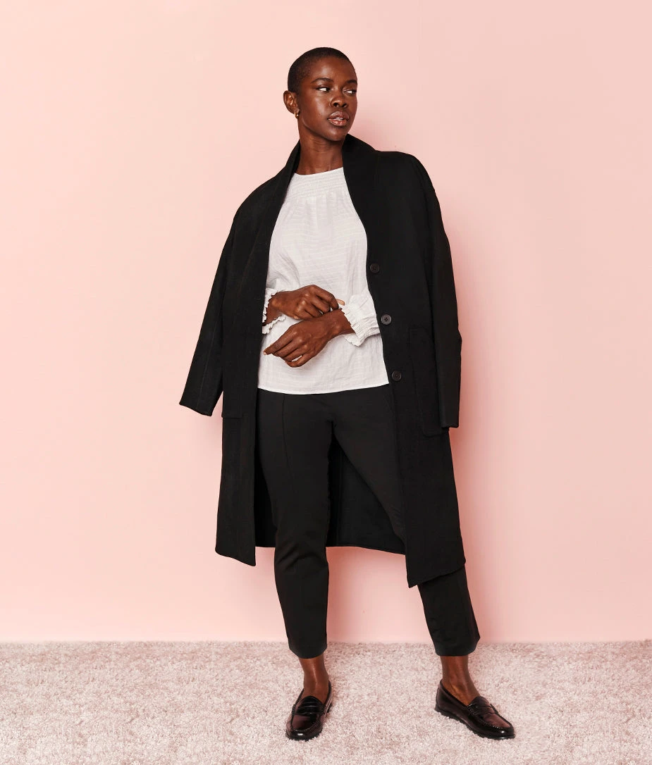 The Perfect Smocked Cotton Top - White Sand The Perfect Smocked Cotton Top - White Sand -Summersalt Shop 4 ModelDetail 54dd061e bde7 49eb b7a8 6494d8b3495f