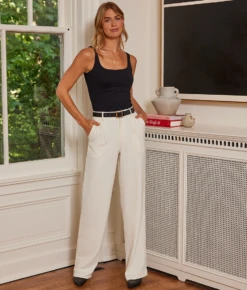 The Classic Pleat Straight Leg Trouser Pant - White Sand -Summersalt Shop 5 ExtraProductShot 6d5711ce b747 4d99 b5da 095d5b9bb448