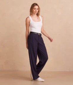 The Classic Pleat Straight Leg Trouser Pant - Midnight 5 The Classic Pleat Straight Leg Trouser Pant - Midnight -Summersalt Shop ClassicPleatStraightLegTrouserPant Midnight Side Full