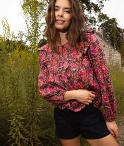 The Countryside Poplin Ruffle Blouse - Vineyard Blooms In Pinot