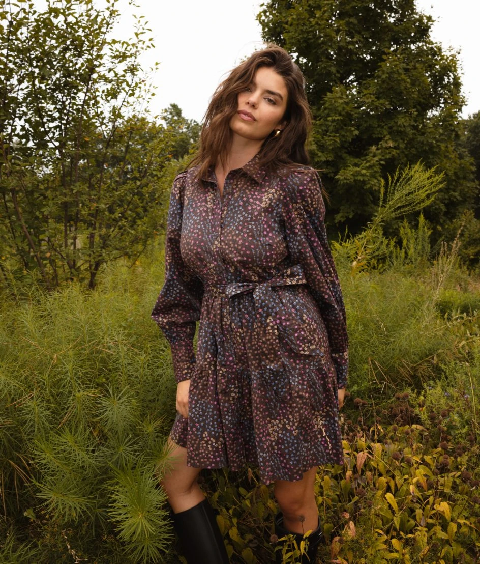 The Countryside Poplin Tiered Shirtdress - Floral Prairie in Chocolate The Countryside Poplin Tiered Shirtdress - Floral Prairie In Chocolate -Summersalt Shop Countryside Poplin Tiered Shirtdress Floral Prairie in Chocolate 1