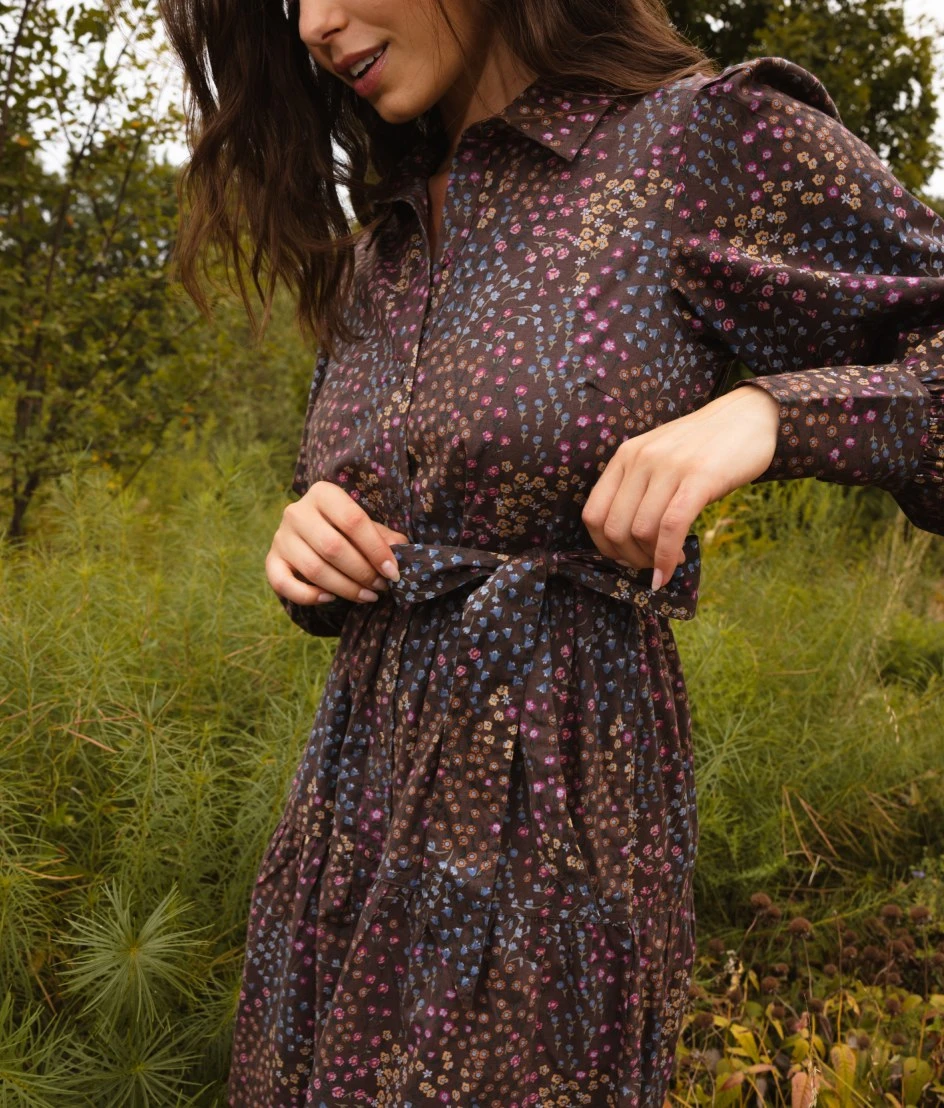 The Countryside Poplin Tiered Shirtdress - Floral Prairie in Chocolate The Countryside Poplin Tiered Shirtdress - Floral Prairie In Chocolate -Summersalt Shop Countryside Poplin Tiered Shirtdress Floral Prairie in Chocolate 4