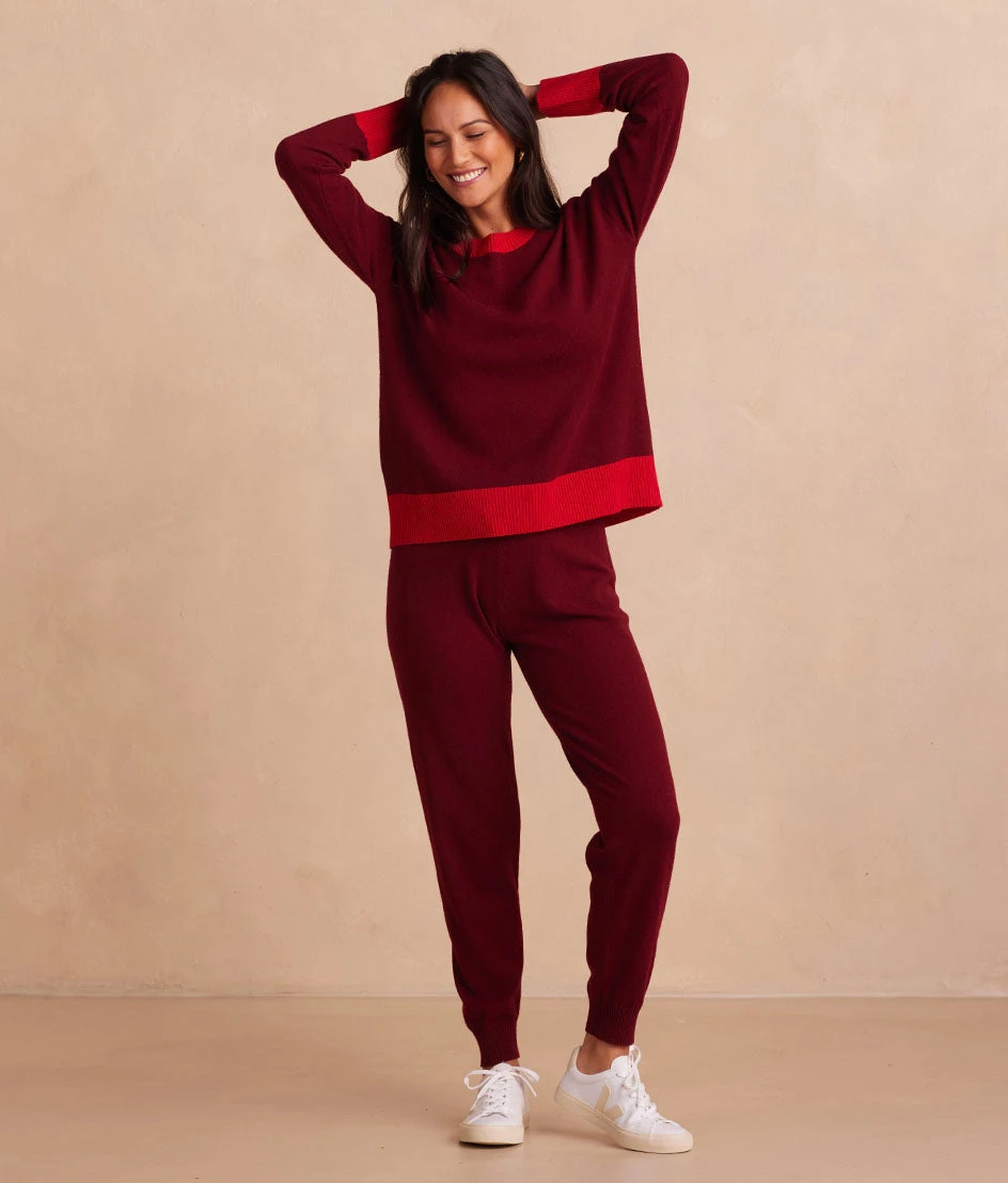 The Coziest Cashmere Blend Jogger - Pinot & Lava The Coziest Cashmere Blend Jogger - Pinot & Lava -Summersalt Shop CoziestCashmereBlendJogger Pinot Lava Front Full 2