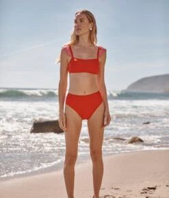 The Eyelet Ruffle Oasis Top - Lava