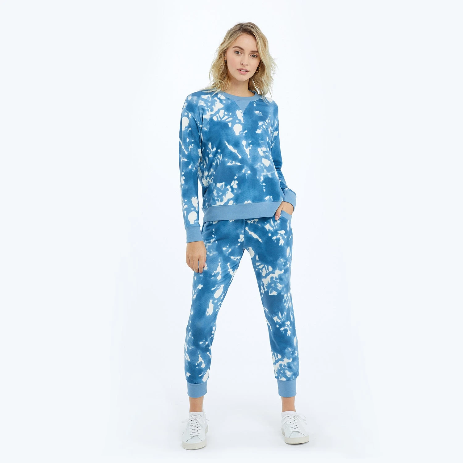 The Softest French Terry Jogger - Blue Horizon Tie Dye The Softest French Terry Jogger - Blue Horizon Tie Dye -Summersalt Shop FTjogger BlueTieDye Front