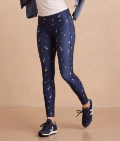 The Do-It-All High Rise 7/8 Leggings - Small Scatter Stars In Deep Sea -Summersalt Shop Front Crop TheDo It AllHighRise78Leggings SmallScatterStarsinDeepSea