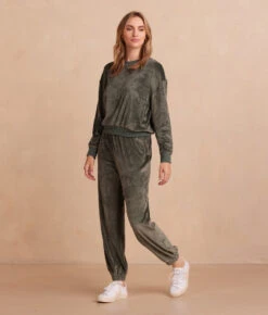 The Plush Velour Relaxed Crew - Olive -Summersalt Shop Front Full ThePlushVelourRelaxedCrew Olive