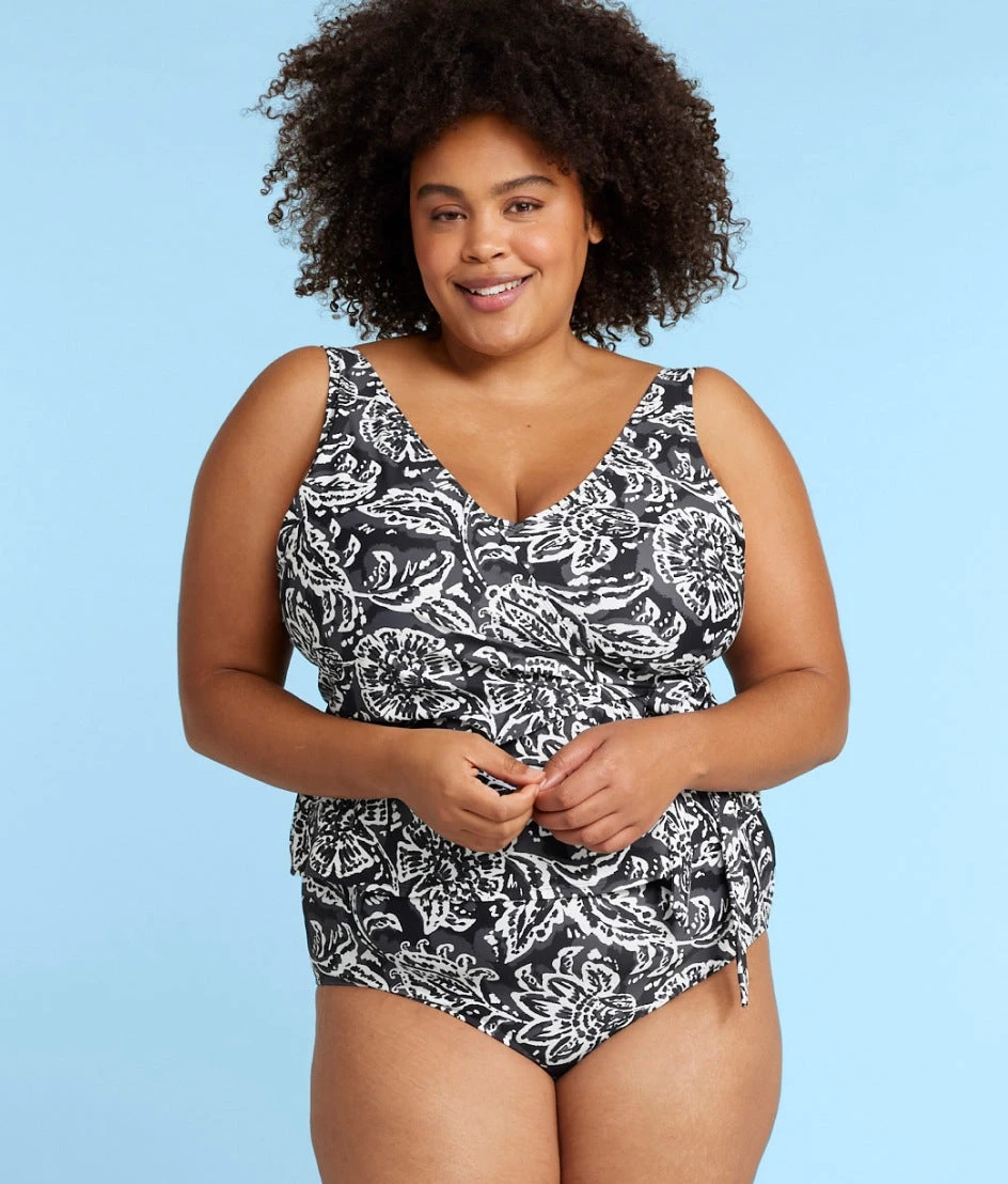 The High Leg High Rise Bottom - Batik in Sea Urchin & White Sand The High Leg High Rise Bottom - Batik In Sea Urchin & White Sand -Summersalt Shop HighLegHighRiseBottomBatikinSeaUrchin WhiteSandFront1