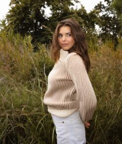 The Luxe Cashmere Blend Two-Tone Button Neck Sweater - Fawn & Dune 4 The Luxe Cashmere Blend Two-Tone Button Neck Sweater - Fawn & Dune -Summersalt Shop Luxe Cashmere Blend Two Tone Button Neck Sweater Fawn Dune 3