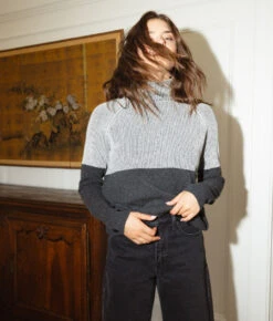 The Luxe Cashmere Blend Two-Tone Sweater - Charcoal 5 The Luxe Cashmere Blend Two-Tone Sweater - Charcoal -Summersalt Shop Luxe Cashmere Blend Two Tone Sweater Charcoal 4