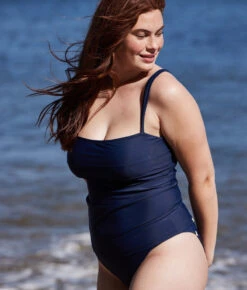 The Oasis Tankini Top - Deep Sea -Summersalt Shop OasisTankini DeepSea Lifestyle 2 ccf0bff4 4e3c 4411 abef 29917b05917d