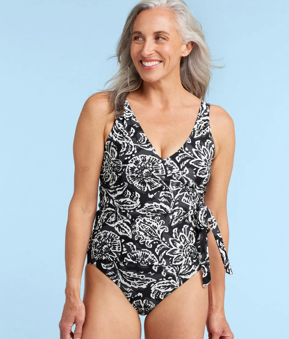 The Perfect Wrap Tankini - Batik in Sea Urchin & White Sand The Perfect Wrap Tankini - Batik In Sea Urchin & White Sand -Summersalt Shop PWTankiniBatikinSeaUrchin WhiteSandFront 1fe67efc c7b1 4f2e 9585 e222864ac8e4