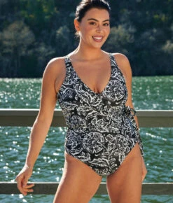 The High Leg High Rise Bottom - Batik In Sea Urchin & White Sand 6 The High Leg High Rise Bottom - Batik In Sea Urchin & White Sand -Summersalt Shop PWTankiniBatikinSeaUrchin WhiteSandLifestyle4