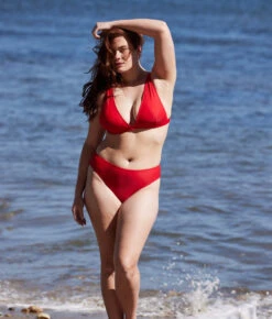 The Plunge Bikini Top - Lava 8 The Plunge Bikini Top - Lava -Summersalt Shop PlungeBikiniTop Lava Lifestyle 3