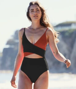 The Sea Breeze Cutout One-Piece - Amber & Sea Urchin 6 The Sea Breeze Cutout One-Piece - Amber & Sea Urchin -Summersalt Shop SeabreezeCutoutOPAmber SeaUrchin4Lifestyle 044812fd 9287 486c 914a c0cce0bb4f52