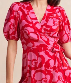 The Silky Luxe Puff Sleeve Beach To Brunch Wrap Dress - Pop Floral In Lava 4 The Silky Luxe Puff Sleeve Beach To Brunch Wrap Dress - Pop Floral In Lava -Summersalt Shop TheSilkyLuxePuffSleeveBeachtoBrunchWrapDress PopFloralinLava 3