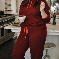 The Coziest Cashmere Blend Jogger - Pinot & Lava 5 The Coziest Cashmere Blend Jogger - Pinot & Lava -Summersalt Shop cashmerepinotjogger 64b70eac 1aa3 4dd3 9a30 8e9f41bfe8cf